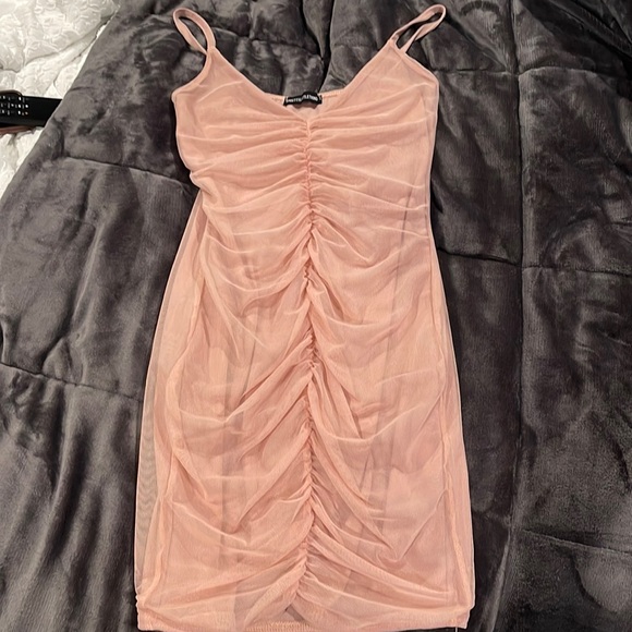 Pretty little thing dress - Picture 2 of 3